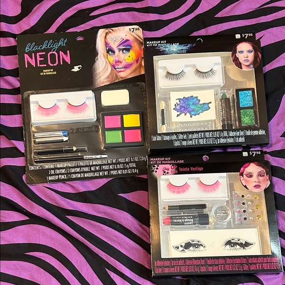 Makeup Kit with Eyelashes - Picture 1 of 4